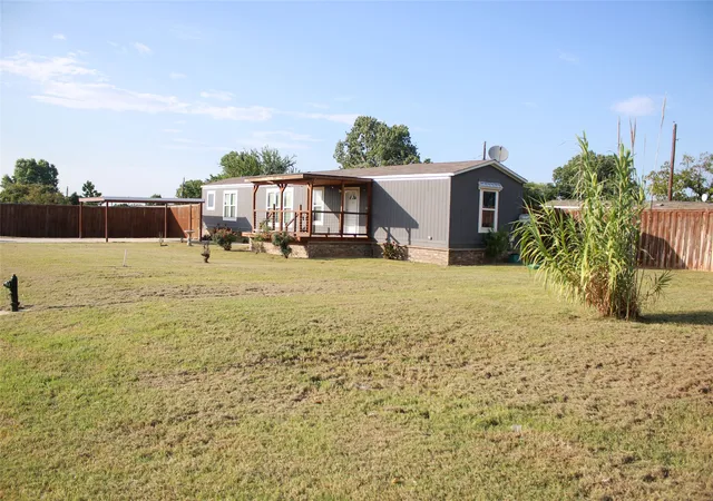 Photo 1 of Manufactured home for sale at 8529 Weems Estate Dr, Granbury, TX 76048 | MLS# 21319775 | Listing updated on 2026-08-07
