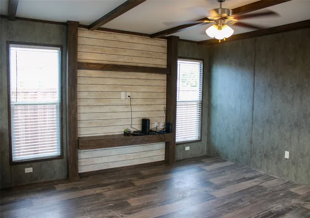 Photo 4 of Manufactured home for sale at 8529 Weems Estate Dr, Granbury, TX 76048 | MLS# 21319775 | Listing updated on 2026-09-29