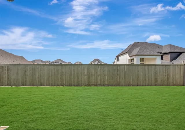 Photo 2 of Single family home for sale at 216 Barnwood Wy, Justin, TX 76247 | MLS# 21323749 | Listing updated on 2026-10-04