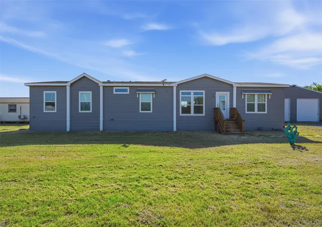 Single family home for sale at 404 Hcr 3258, Mount Calm, TX 76673 | MLS# 21323586