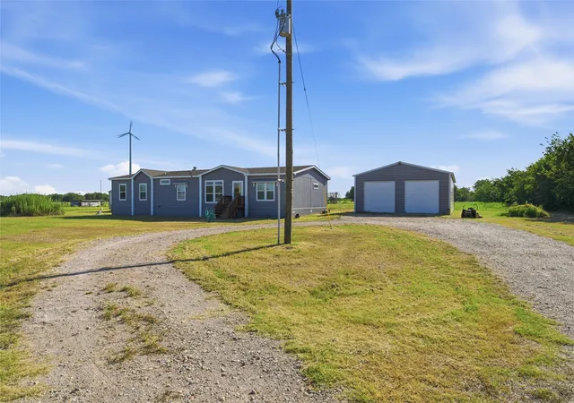 Photo 2 of Single family home for sale at 404 Hcr 3258, Mount Calm, TX 76673 | MLS# 21323586 | Listing updated on 2026-08-28