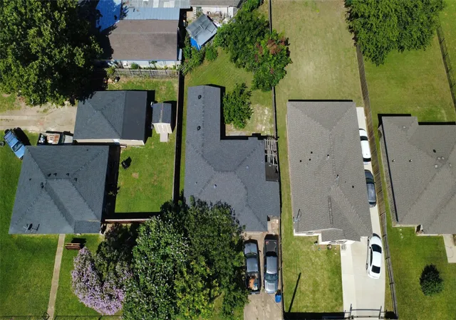Photo 1 of Sale Pending at 3815 Alsbury St, Dallas, TX 75216 | MLS# 21312999 | Listing updated on 2026-08-04