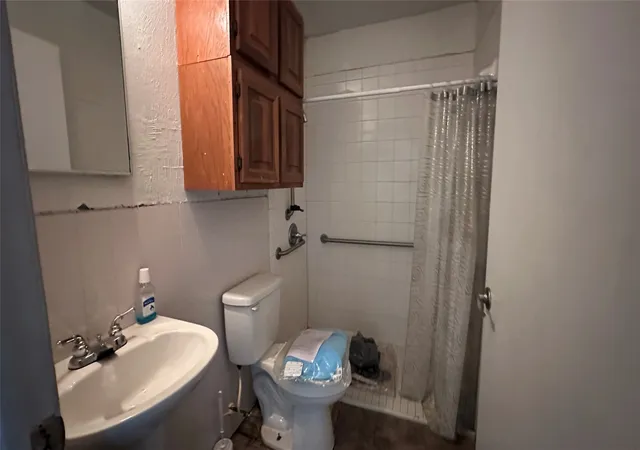 Photo 3 of Sale Pending at 3815 Alsbury St, Dallas, TX 75216 | MLS# 21312999 | Listing updated on 2026-08-04