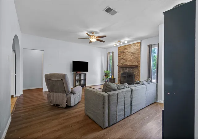 Photo 4 of Sale Pending at 2101 Camellia St, Denton, TX 76205 | MLS# 21317338 | Listing updated on 2026-09-01