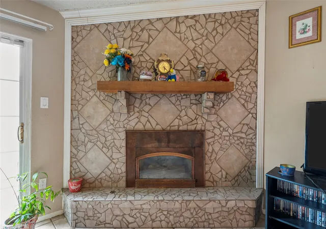 Photo 4 of Single family home for sale at 2105 Real Dr, Waco, TX 76712 | MLS# 21323699 | Listing updated on 2026-08-19