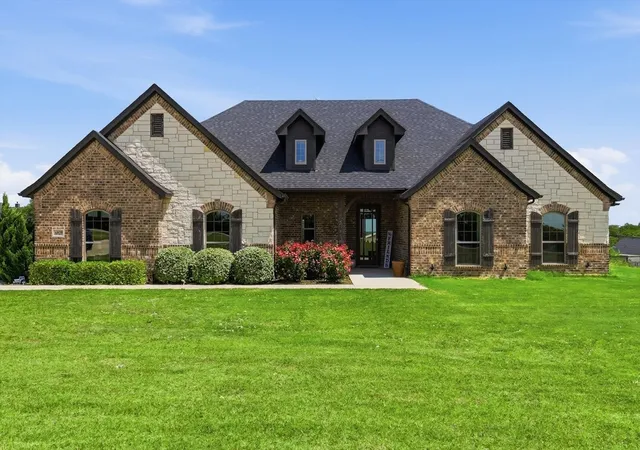 Photo 2 of Single family home for sale at 6929 Veal Station Rd, Weatherford, TX 76085 | MLS# 21318410 | Listing updated on 2026-08-03