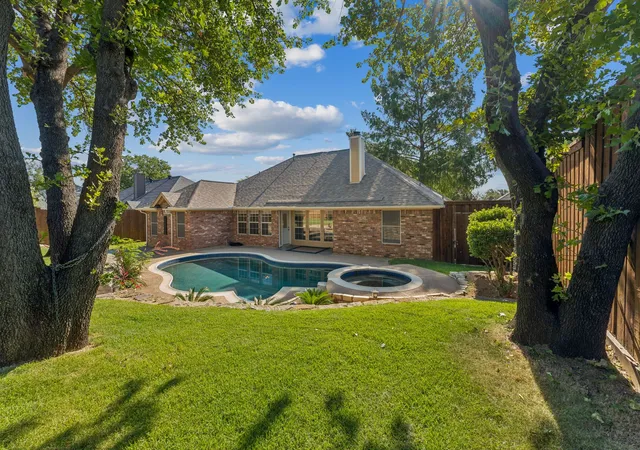 Homes for sale in North Richland Hills, TX | 7329 Hidden Oaks Dr, North Richland Hills, TX 76182 | MLS# 21321958