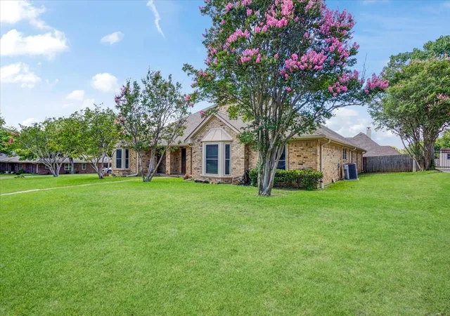 Photo 3 of Single family home for sale at 1621 Idlewood Dr, Sherman, TX 75092 | MLS# 21323281 | Listing updated on 2026-07-28