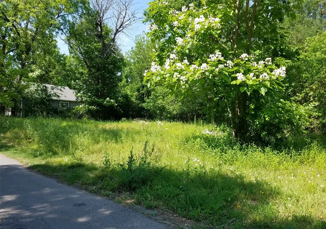 Photo 1 of Land for sale at 1609 Kennedy St, Bonham, TX 75418 | MLS# 21323889 | Listing updated on 2026-07-10