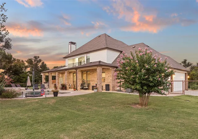 Photo 3 of Single family home for sale at 633 Durning Rd, Van Alstyne, TX 75495 | MLS# 21323807 | Listing updated on 2026-08-29