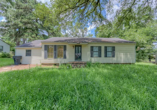 Photo 1 of Single family home for sale at 1838 Shady Ln, Shreveport, LA 71118 | MLS# 21322382 | Listing updated on 2026-08-25