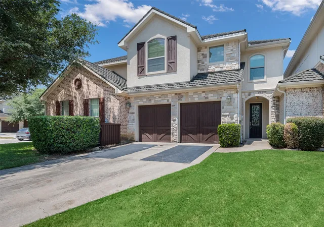 Photo 3 of Sale Pending at 2505 Fountain Cvs, Carrollton, TX 75006 | MLS# 21323892 | Listing updated on 2026-08-21
