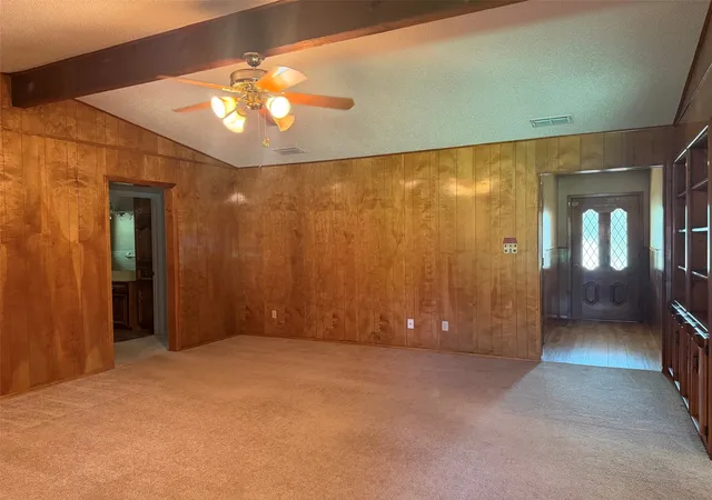 Photo 3 of Sale Pending at 1016 Cliff Dr, Graham, TX 76450 | MLS# 21323820 | Listing updated on 2026-10-02