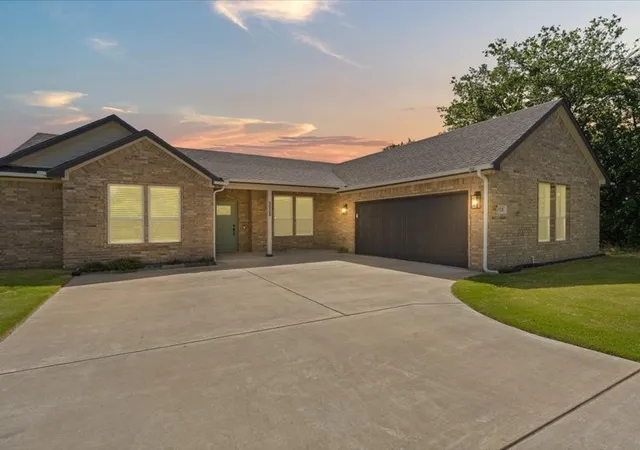Photo 1 of Single family home for sale at 5528 Mesa Loop, Granbury, TX 76048 | MLS# 21322770 | Listing updated on 2026-07-08