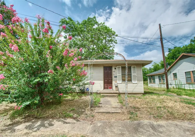 Photo 1 of Single family home for sale at 600 Hatton St, Waco, TX 76704 | MLS# 21320780 | Listing updated on 2026-07-23