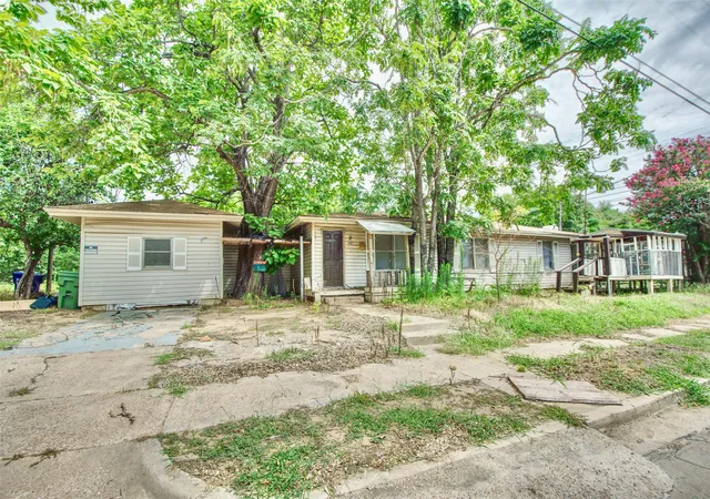 Photo 4 of Single family home for sale at 600 Hatton St, Waco, TX 76704 | MLS# 21320780 | Listing updated on 2026-07-23