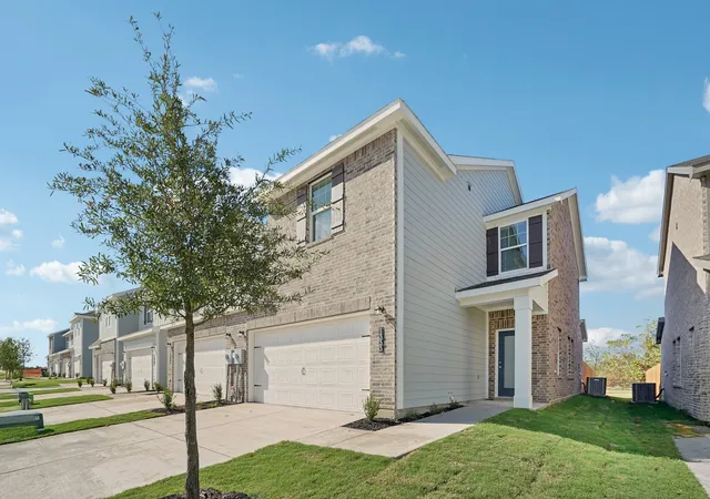Photo 2 of Single family home for sale at 944 Penrose, Cedar Hill, TX 75104 | MLS# 21323909 | Listing updated on 2026-09-15