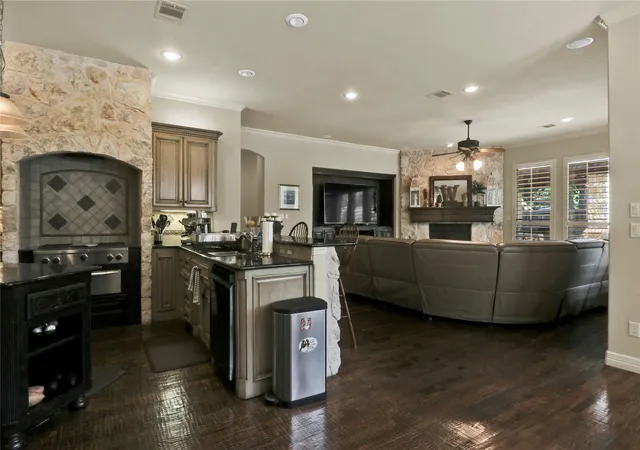 Photo 3 of Mansion for sale at 400 Vintage Ct, Colleyville, TX 76034 | MLS# 21323824 | Listing updated on 2026-09-19