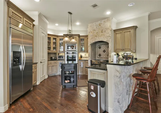 Photo 3 of Single family home for sale at 400 Vintage Ct, Colleyville, TX 76034 | MLS# 21323824 | Listing updated on 2026-09-19