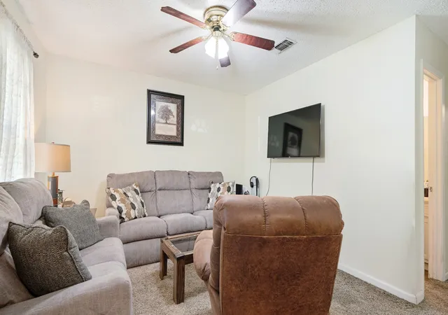 Photo 3 of Single family home for sale at 1003 15th St Se, Paris, TX 75460 | MLS# 21323998 | Listing updated on 2026-08-22
