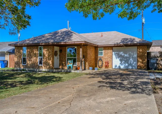 Photo 1 of Single family home for sale at 410 E Hazelwood St, Princeton, TX 75407 | MLS# 21309730 | Listing updated on 2026-10-02