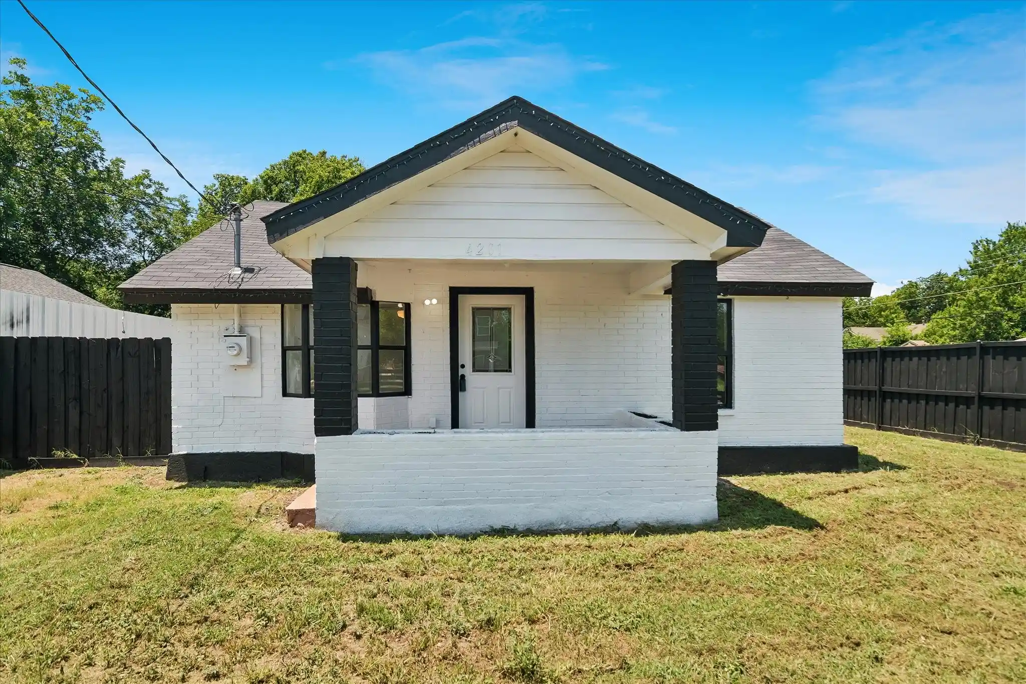 Photo 1 of Single family home for sale at 4201 Easter Ave, Dallas, TX 75216 | MLS# 21324110 | Listing updated on 2026-10-23