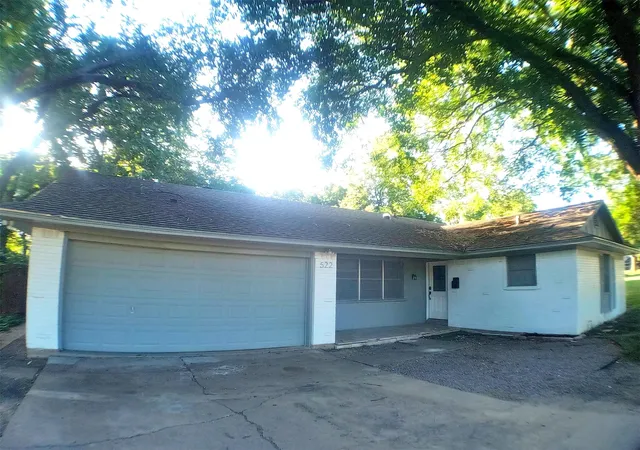 Photo 1 of Single family home for sale at 522 4th St, Grand Prairie, TX 75050 | MLS# 21324113 | Listing updated on 2026-07-17