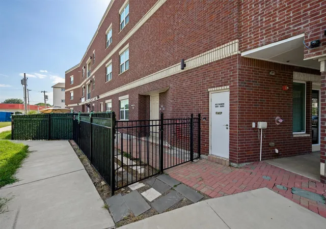 Photo 1 of Single family home for sale at 251 S Mill St #380, Lewisville, TX 75057 | MLS# 21320776 | Listing updated on 2026-07-08