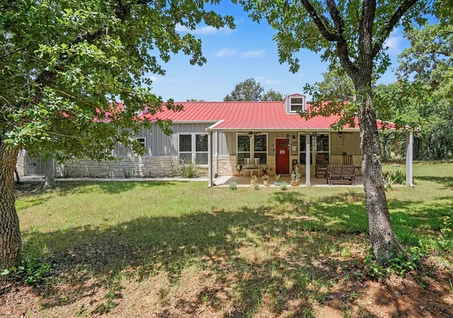 Photo 2 of Single family home for sale at 125 Rolling Hills Blvd, Alvord, TX 76225 | MLS# 21317412 | Listing updated on 2026-07-20
