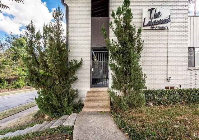 Photo 1 of Multi family home for sale at 5722 Gaston Ave, Dallas, TX 75214 | MLS# 21324260 | Listing updated on 2026-07-08