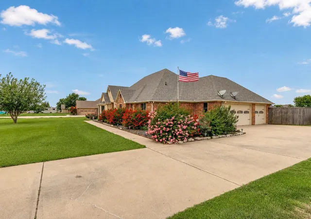 Photo 2 of Single family home for sale at 1745 County Road 1106, Anna, TX 75409 | MLS# 21315957 | Listing updated on 2026-08-14