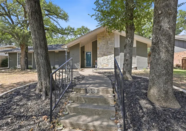 Photo 4 of Single family home for sale at 1308 W Redbud Dr, Hurst, TX 76053 | MLS# 21324075 | Listing updated on 2026-09-06