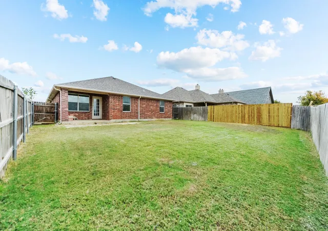 Homes for sale in Little Elm, TX | 2032 Sunny Side Dr, Little Elm, TX 75068 | MLS# 21324386