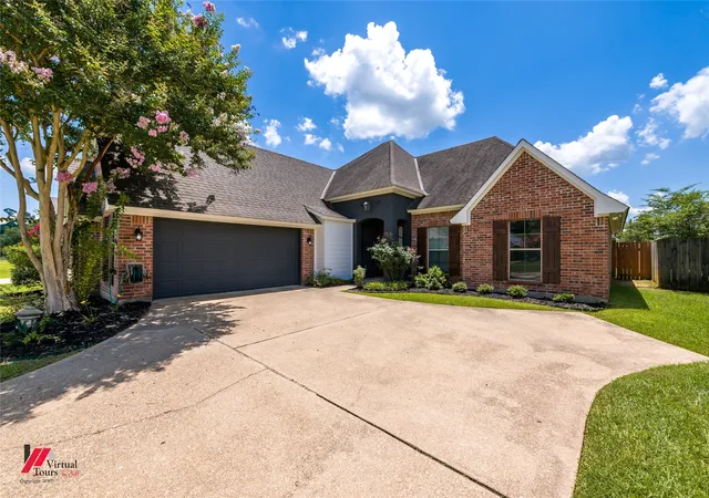 Photo 2 of Sale Pending at 9905 Loveland Ct, Shreveport, LA 71106 | MLS# 21322823 | Listing updated on 2026-10-07