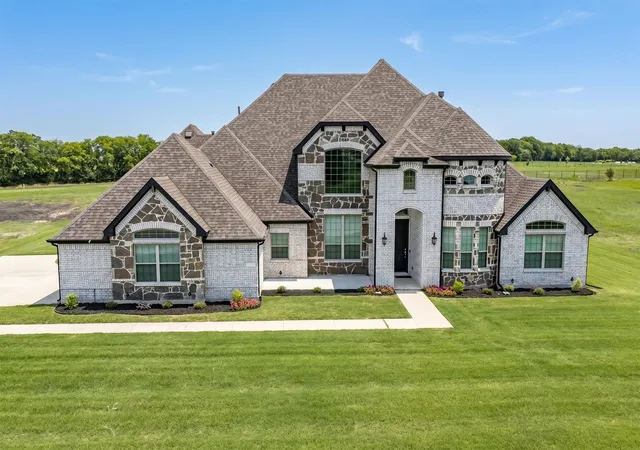 Photo 1 of Single family home for sale at 312 Ledstone Ct, Rockwall, TX 75032 | MLS# 21318826 | Listing updated on 2026-08-22
