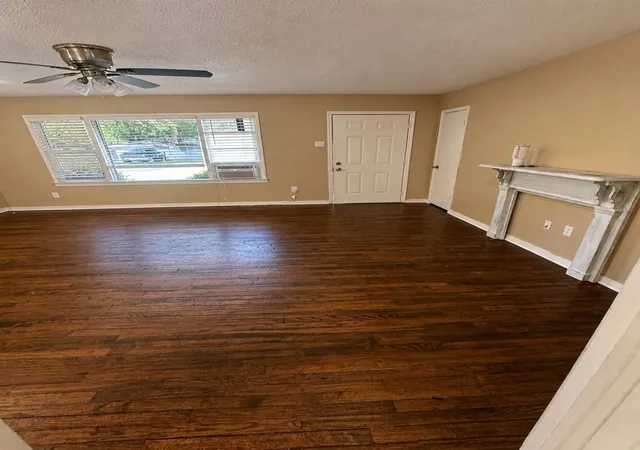 Photo 2 of Single family home for sale at 1806 Austin Dr, Kaufman, TX 75142 | MLS# 21324409 | Listing updated on 2026-07-08