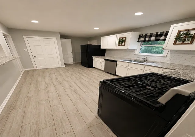 Photo 4 of Single family home for sale at 1806 Austin Dr, Kaufman, TX 75142 | MLS# 21324409 | Listing updated on 2026-07-08