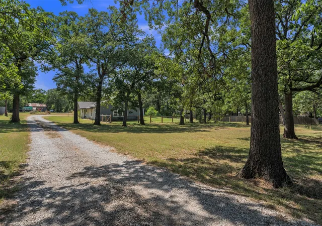 Photo 2 of Sale Pending at 212 Circle Dr, Alvarado, TX 76009 | MLS# 21323540 | Listing updated on 2026-09-29