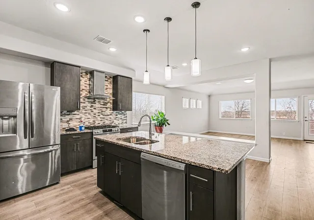 3rd image of 1365 Grand Meadows Dr, Godley, TX 76044 | MLS# 21324469