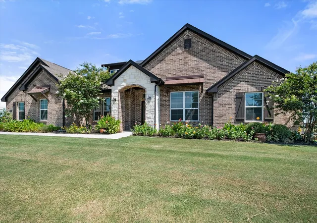 Photo 4 of Single family home for sale at 5013 Freestone Dr, Weatherford, TX 76085 | MLS# 21324478 | Listing updated on 2026-07-20