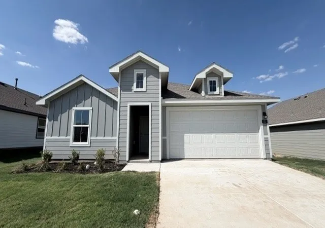 Photo 1 of Single family home for sale at 217 Mlm Pkwy, Bridgeport, TX 76426 | MLS# 21318191 | Listing updated on 2026-09-26