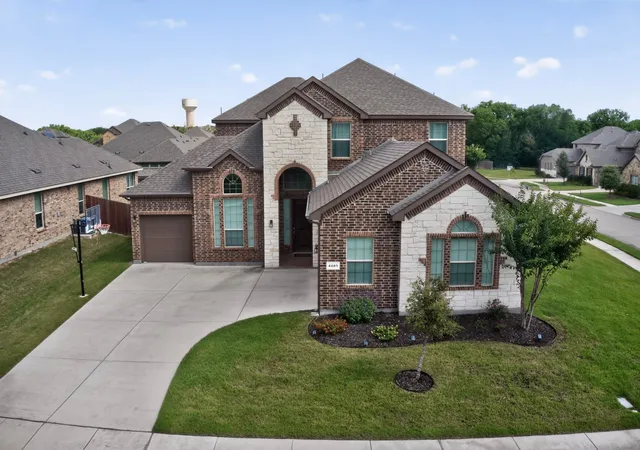 Photo 3 of Single family home for sale at 4401 Tall Meadow Ct, Arlington, TX 76001 | MLS# 21324563 | Listing updated on 2026-08-22