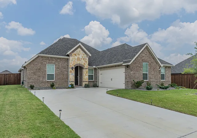 Photo 2 of Single family home for sale at 4313 Knight St, Midlothian, TX 76065 | MLS# 21324314 | Listing updated on 2026-07-08