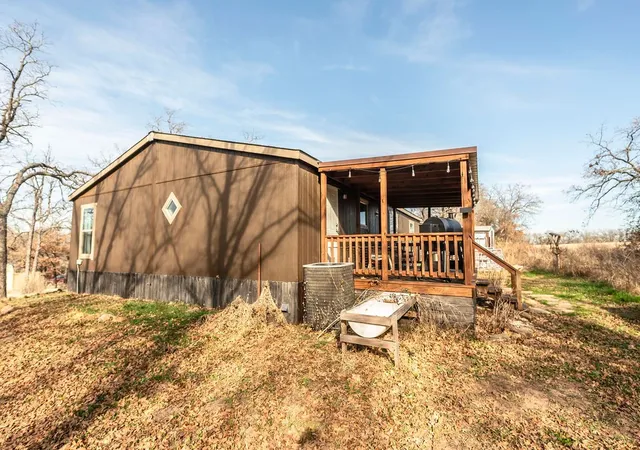 Photo 3 of Manufactured home for sale at 18 Pawnee Trl, Nocona, TX 76255 | MLS# 21324599 | Listing updated on 2026-07-08
