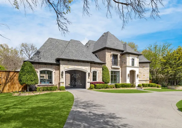 Photo 2 of Mansion for sale at 4719 Forest Ln, Dallas, TX 75244 | MLS# 21324449 | Listing updated on 2026-08-09