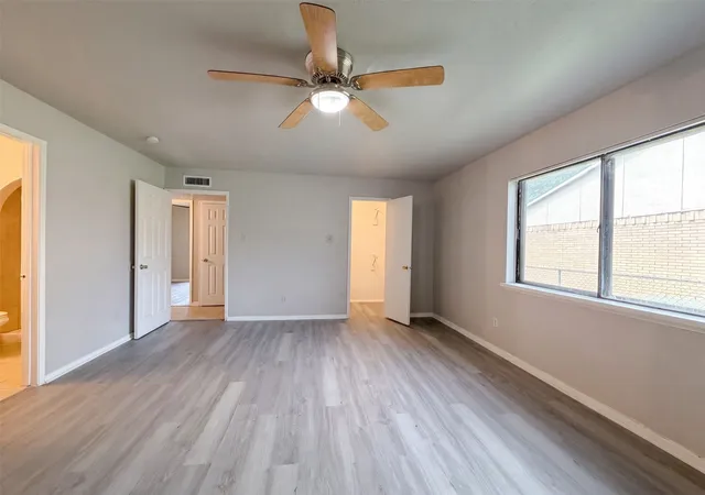 4th image of 1906 Stockton Trl, Grand Prairie, TX 75052 | MLS# 21300148