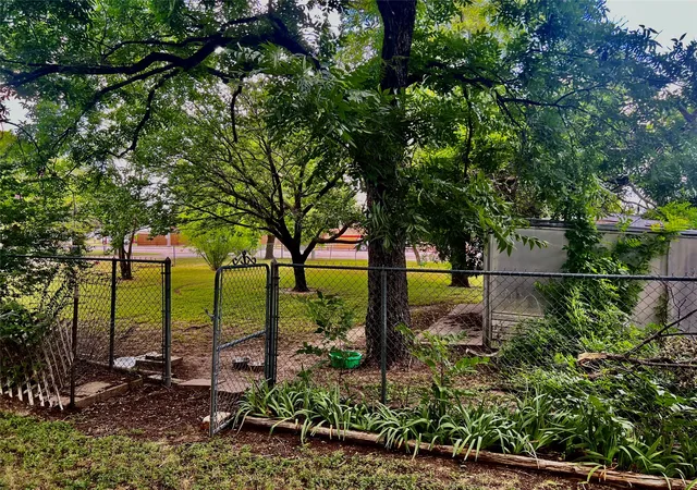 Photo 3 of Single family home for sale at 169 Glenn St, Bluff Dale, TX 76433 | MLS# 21324196 | Listing updated on 2026-07-27