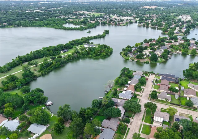 2nd image of 2001 Pebblebrook Trl, Irving, TX 75060 | MLS# 21322510