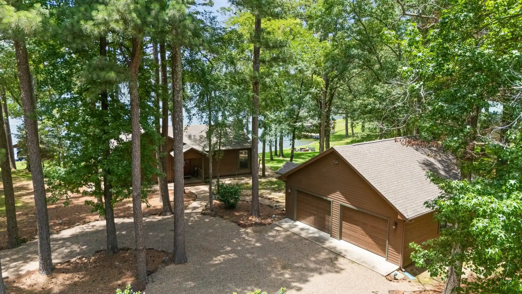 Photo 1 of Single family home for sale at 400 Windy Point Dr, Mount Vernon, TX 75457 | MLS# 21324647 | Listing updated on 2026-10-08