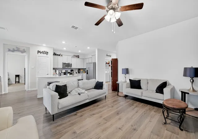 Photo 3 of Single family home for sale at 10105 Sunnyview Ln, Aubrey, TX 76227 | MLS# 21324107 | Listing updated on 2026-09-29